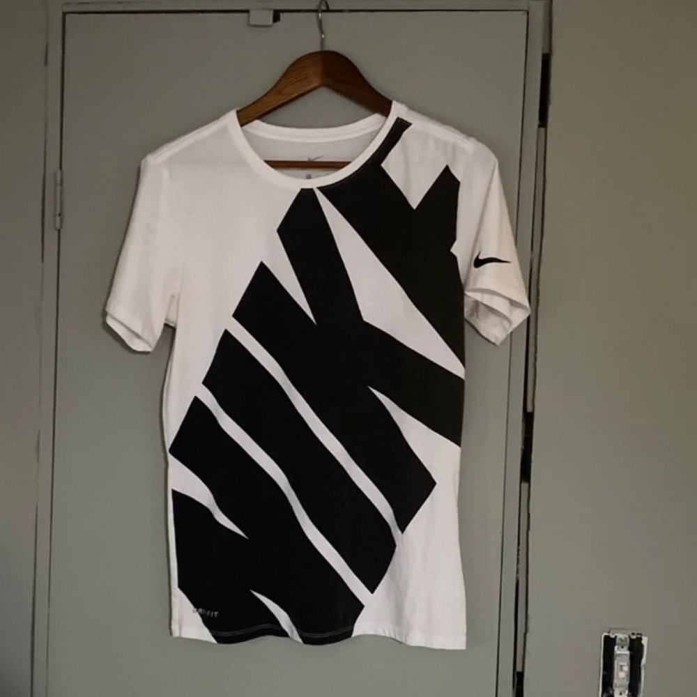 Nike tshirt